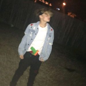 Meet your Posher, Joewe